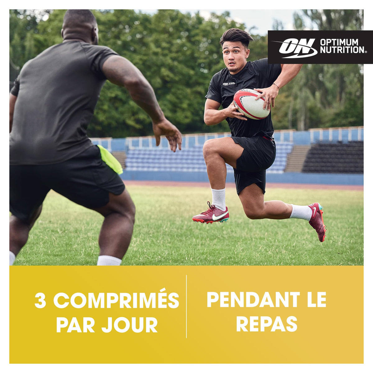 Optimum Nutrition Opti-Men comprimés dans une main