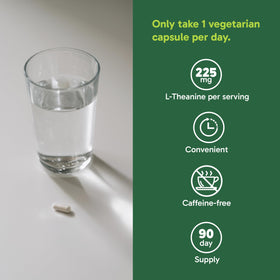 Organika L-Theanine capsules en gros plan