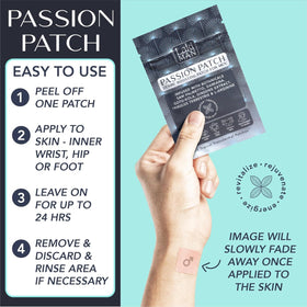 Patch Laki Naturals sur un bureau, illustrant son utilisation au quotidien