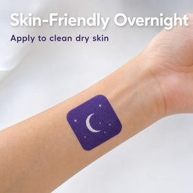 Patches de sommeil ZOVIRA, mise en scène sur un oreiller