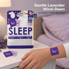 Patches de sommeil ZOVIRA, vue de côté avec un patch en main