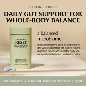 Paulina FITNESS Reset Daily Probiotic avec un verre d'eau