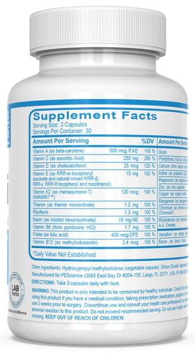 PEScience TruMulti Multivitamin pour Hommes 90 Capsules ouvertes pour montrer les capsules