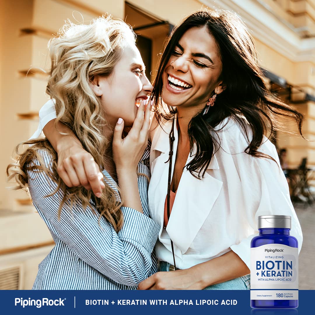 Piping Rock Biotine 5000mcg capsules sur fond blanc