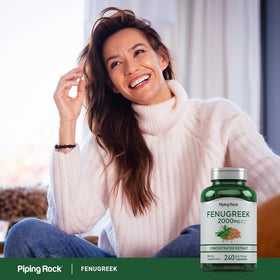 Piping Rock Capsules de Fenugrec 240 gélules en main