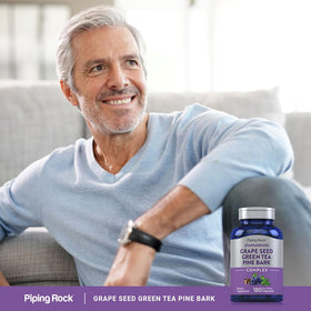 Piping Rock Complexe de Graines de Raisin, photo d'un utilisateur prenant les capsules
