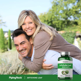 Piping Rock Extrait d'Artichaut Capsules - Capsules dans une main