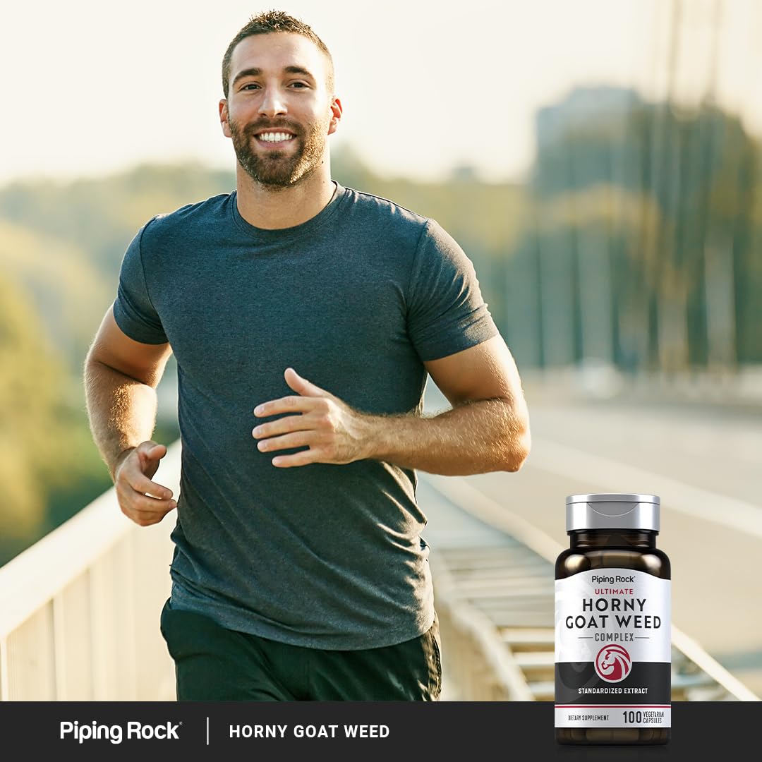 Piping Rock Horny Goat Weed capsules sur une table en bois