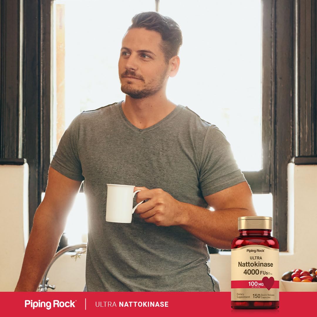 Piping Rock Nattokinase, capsule à côté d'un verre d'eau