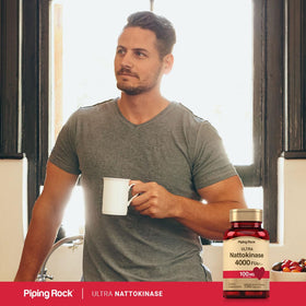 Piping Rock Nattokinase, capsule à côté d'un verre d'eau