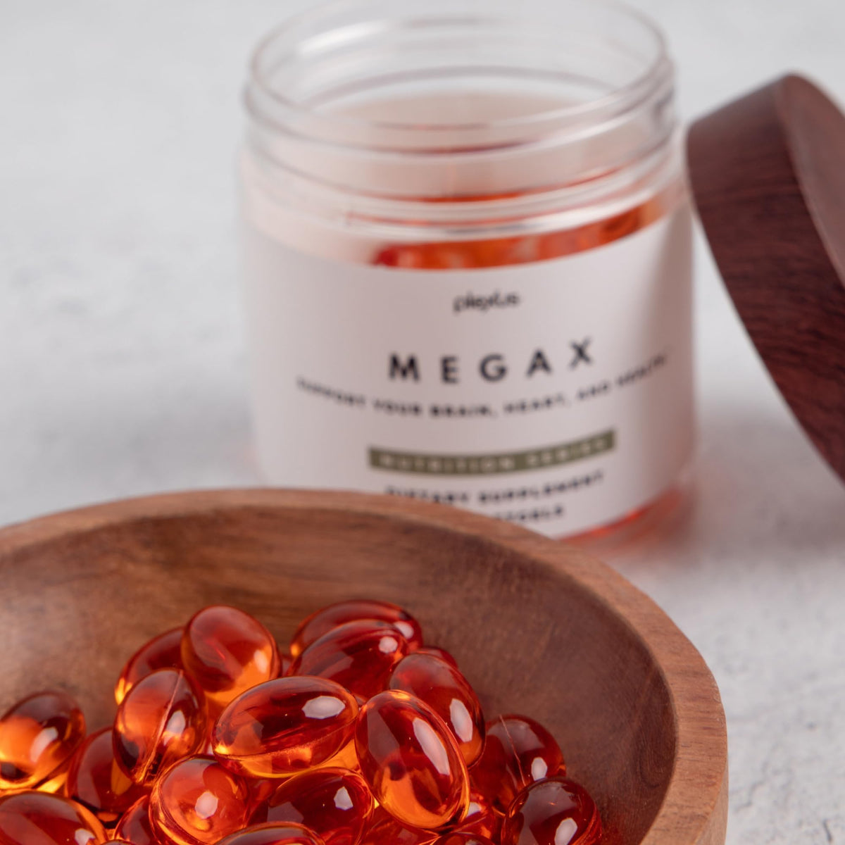 Plexus MegaX® 180g gélules omega-3 sur une table