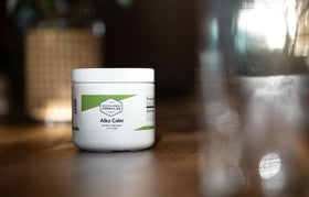 Poudre Alka Calm versée dans une cuillère