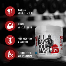 Poudre BCAA AllDayYouMay de 5% Nutrition, dans un verre avec de l'eau