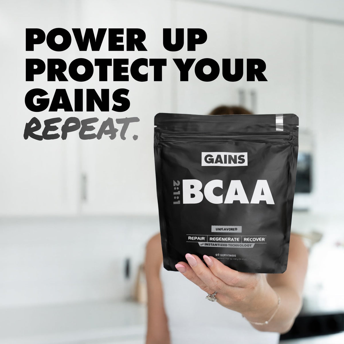 Poudre BCAA GAINS IN BULK dans un shaker