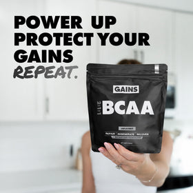 Poudre BCAA GAINS IN BULK dans un shaker