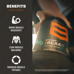 Poudre BCAA MTN OPS dans un verre d'eau