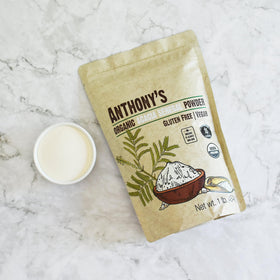 Poudre d'Acacia Sénégal Bio Anthony's sur une table