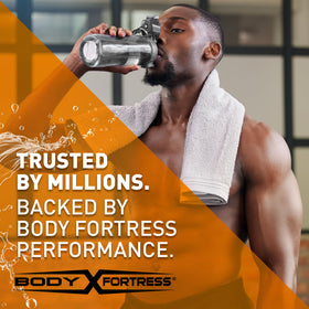 Poudre d'Électrolytes Body Fortress Orange Mandarine en utilisation sportive