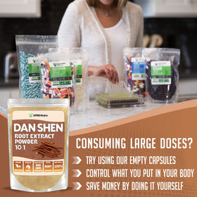 Poudre d'extrait de racine de Dan Shen XPRS Nutra mélangée dans un smoothie