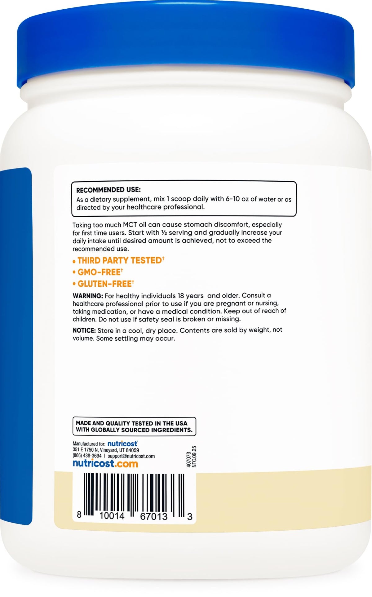 Poudre d'huile MCT C8 Nutricost sur une cuillère
