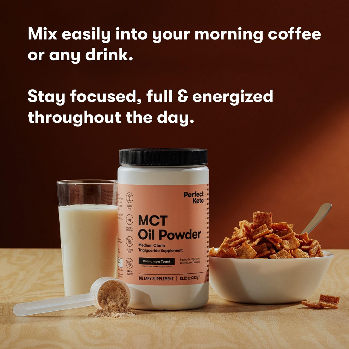 Poudre d'Huile MCT Perfect Keto ajoutée dans un café