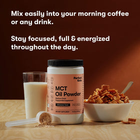 Poudre d'Huile MCT Perfect Keto ajoutée dans un café