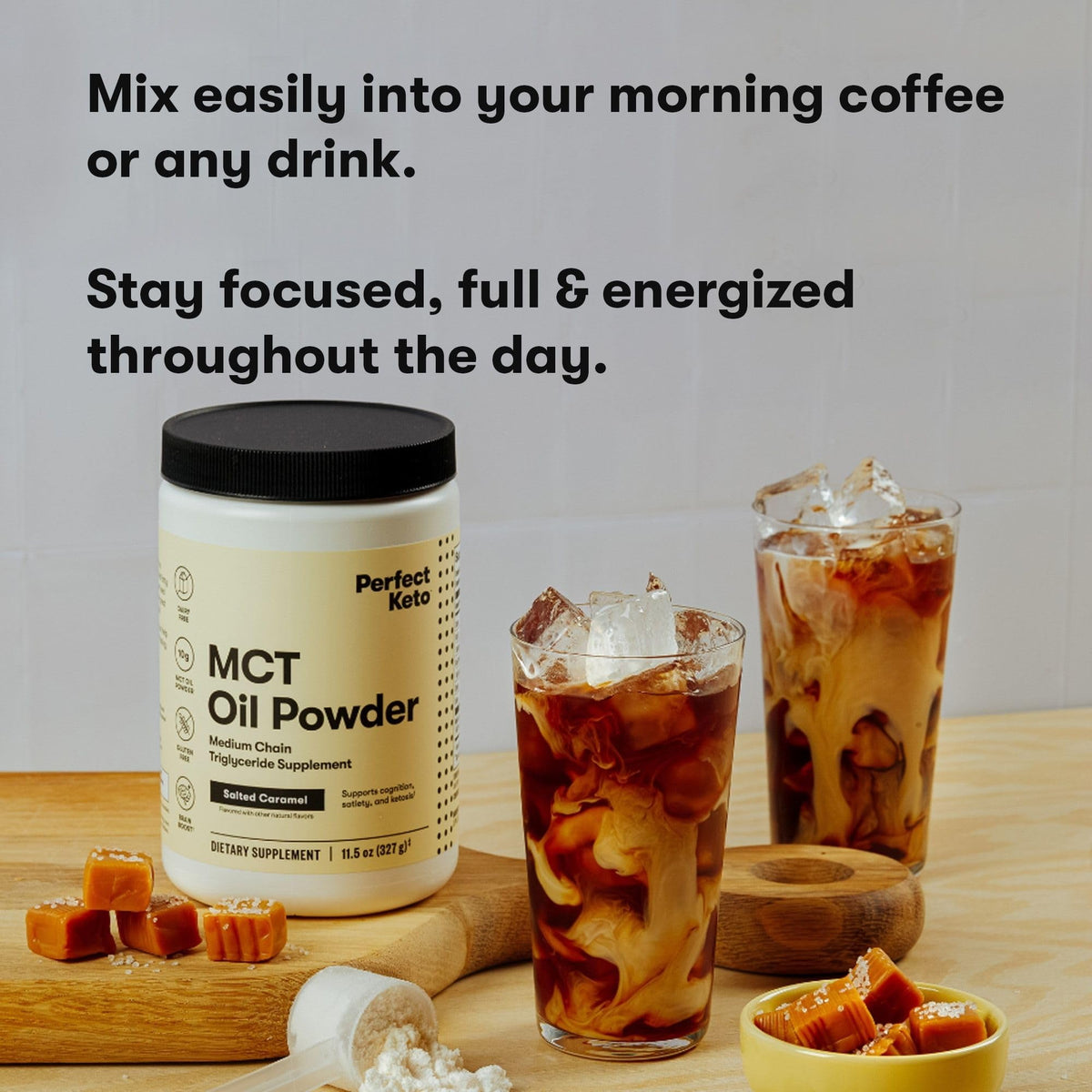 Poudre d'Huile MCT Perfect Keto dans un verre de café