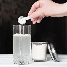 Poudre d'Inositol PURE ORIGINAL INGREDIENTS sur une cuillère