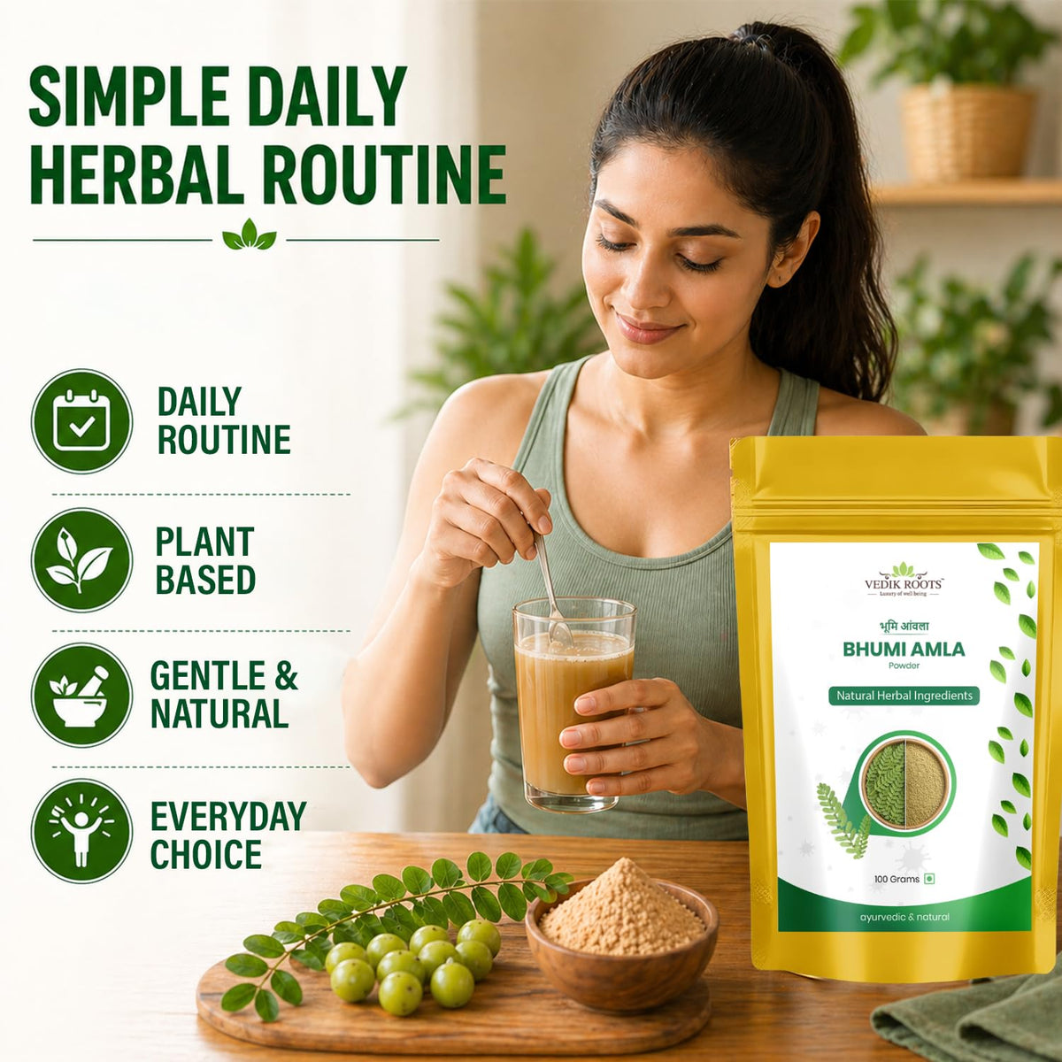 Poudre de Bhumi Amla Bio VEDIKROOTS sur une cuillère