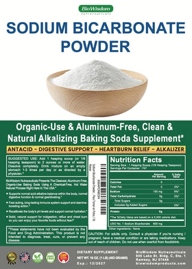 Poudre de bicarbonate de sodium BioWisdom avec ingrédients sur une table