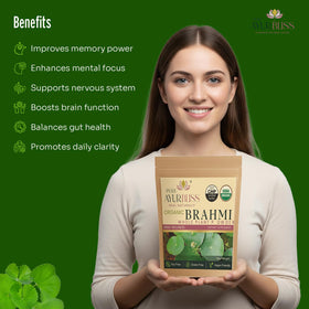 Poudre de Brahmi PureAyurbliss en utilisation quotidienne