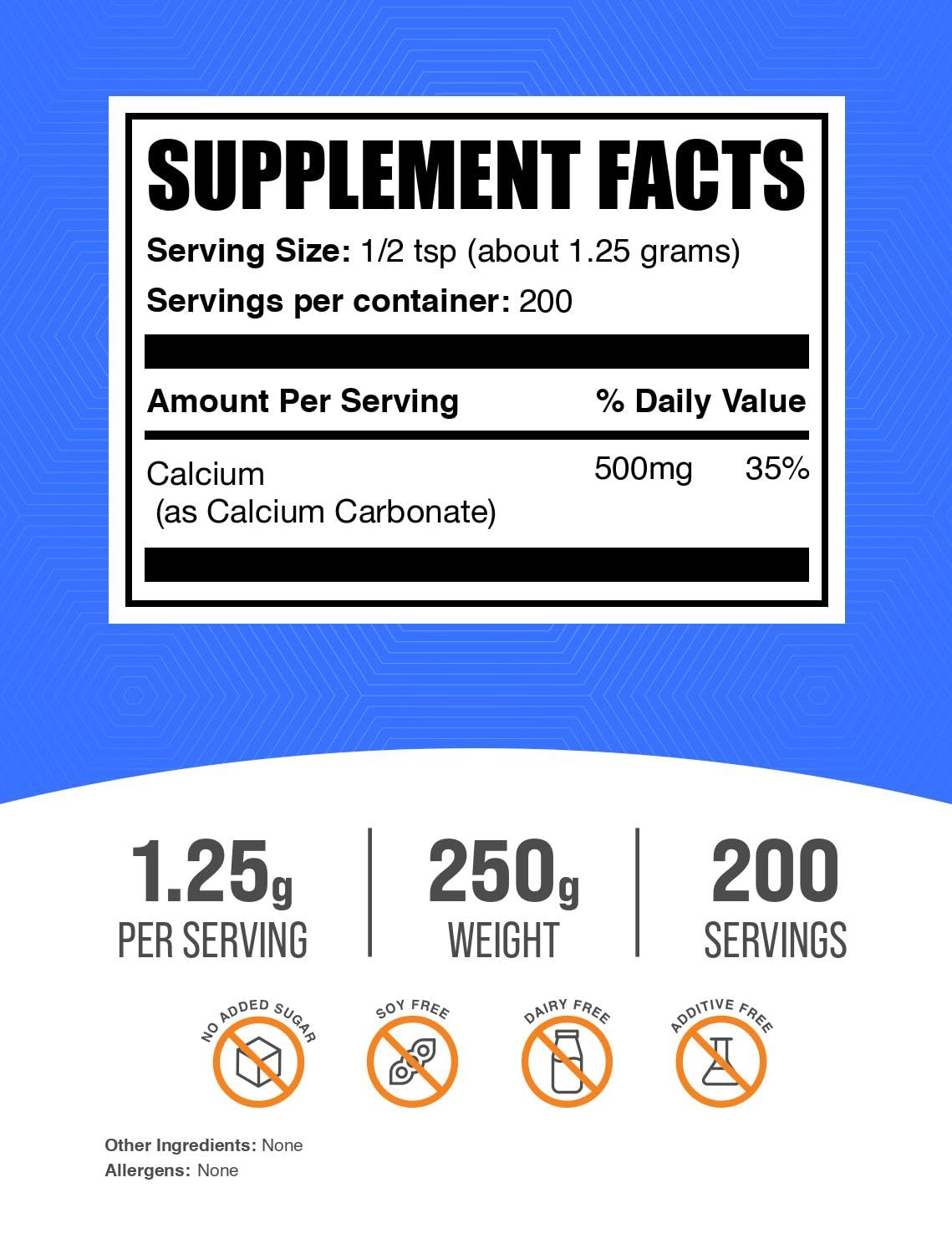 Poudre de Carbonate de Calcium BulkSupplements sur une cuillère