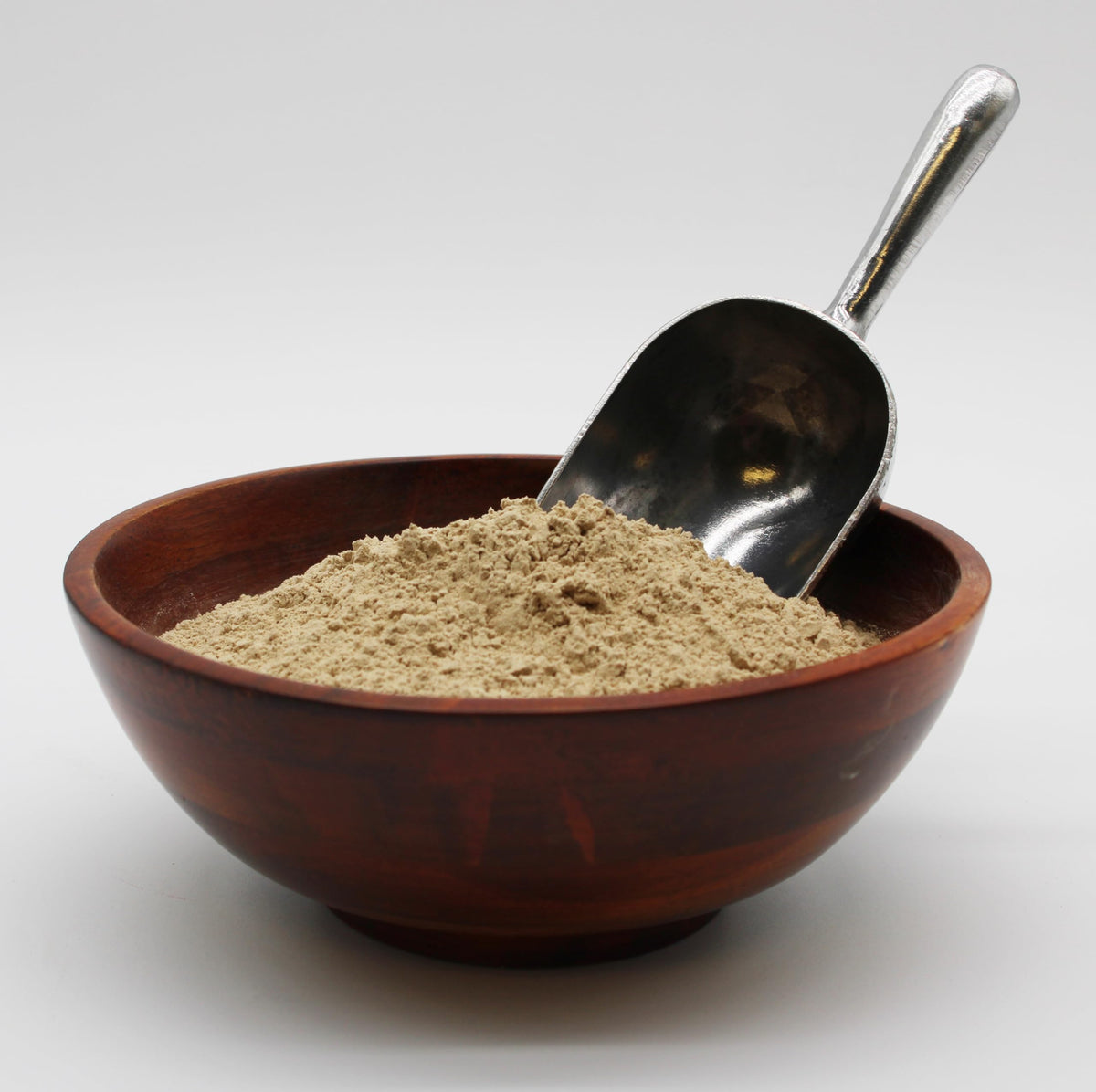 Poudre de champignon Maitake bio Naturejam ajoutée à un smoothie