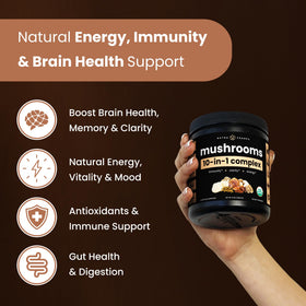 Poudre de champignons bio NutraChamps 250g dans un verre de smoothie