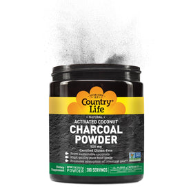 Poudre de charbon actif de noix de coco Country Life en utilisation pour un masque