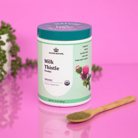 Poudre de chardon-marie Nature Restore dans un bol avec une cuillère