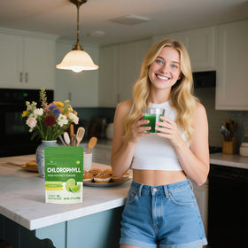 Poudre de chlorophylle Lifebooil avec des fruits frais en arrière-plan