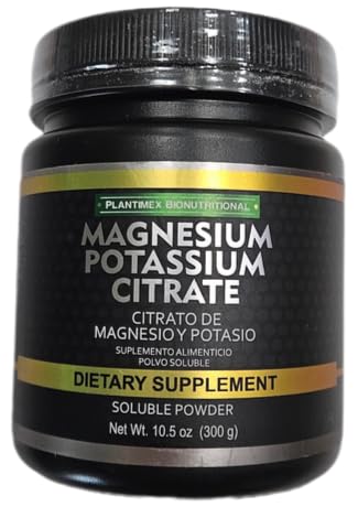 Poudre de citrate de magnésium et potassium Plantimex 300 g en utilisation dans un smoothie