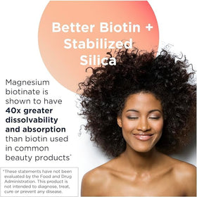 Poudre de collagène Beauté Entière Designs for Health sur une table avec ingrédients