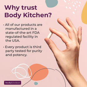 Poudre de collagène Body Kitchen avec un plan de préparation de smoothie