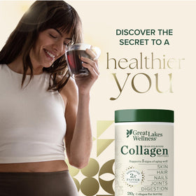 Poudre de collagène Great Lakes Gelatin ajoutée à un smoothie