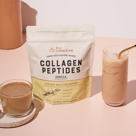 Poudre de Collagène Peptides Saveur Vanille Live Conscious sur une table
