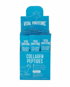 Poudre de collagène Vital Proteins dans un verre avec une cuillère