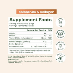 Poudre de colostrum bovin Bloom Nutrition sur une cuillère