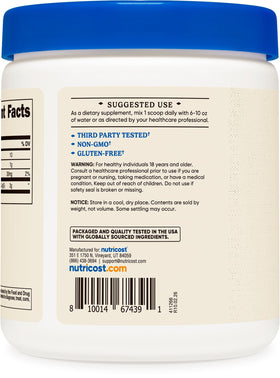 Poudre de Colostrum Bovin Nutricost sur une table