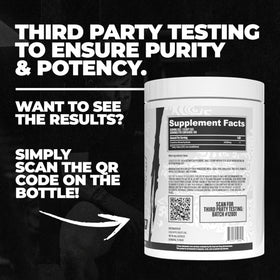 Poudre de créatine monohydrate Huge Supplements dans un verre