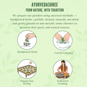 Poudre de feuille de moringa AYURVEDASHREE avec un fond naturel