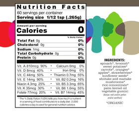 Poudre de fruits et légumes bio ENOF saupoudrée sur un smoothie
