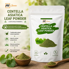 Poudre de Gotu Kola mGanna versée dans un bol