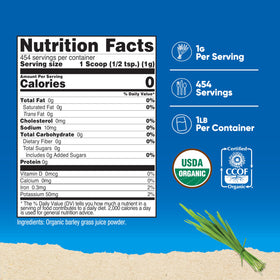 Poudre de jus d'orge bio Nutricost 540g avec une cuillère